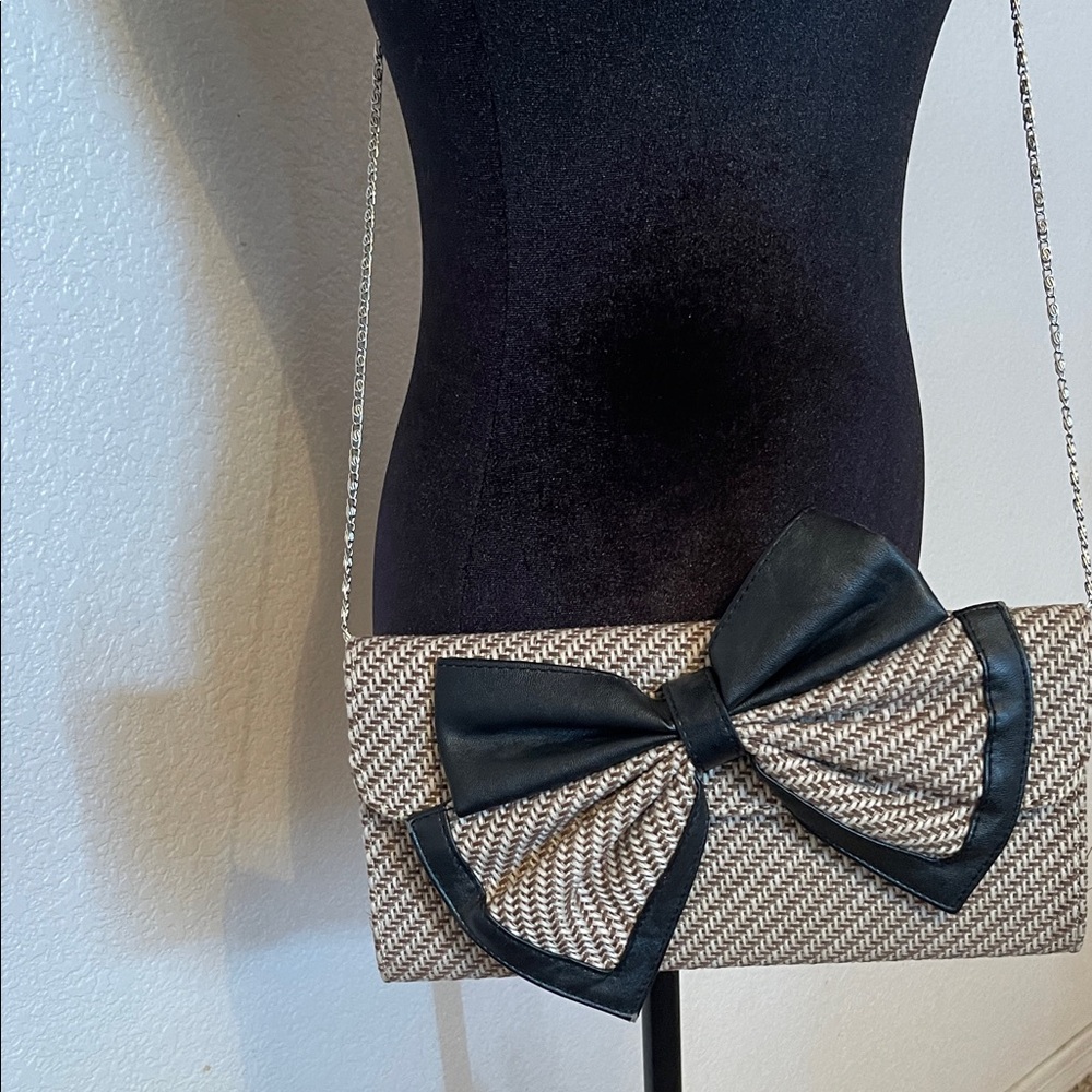 Woven Beige Clutch with Black Bow and Chain Strap